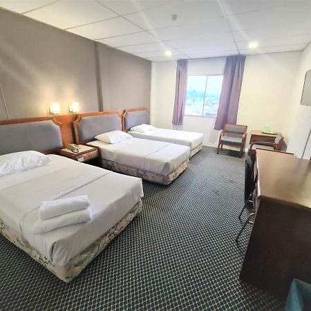 Anika Inn - Kluang Keluang Exterior foto