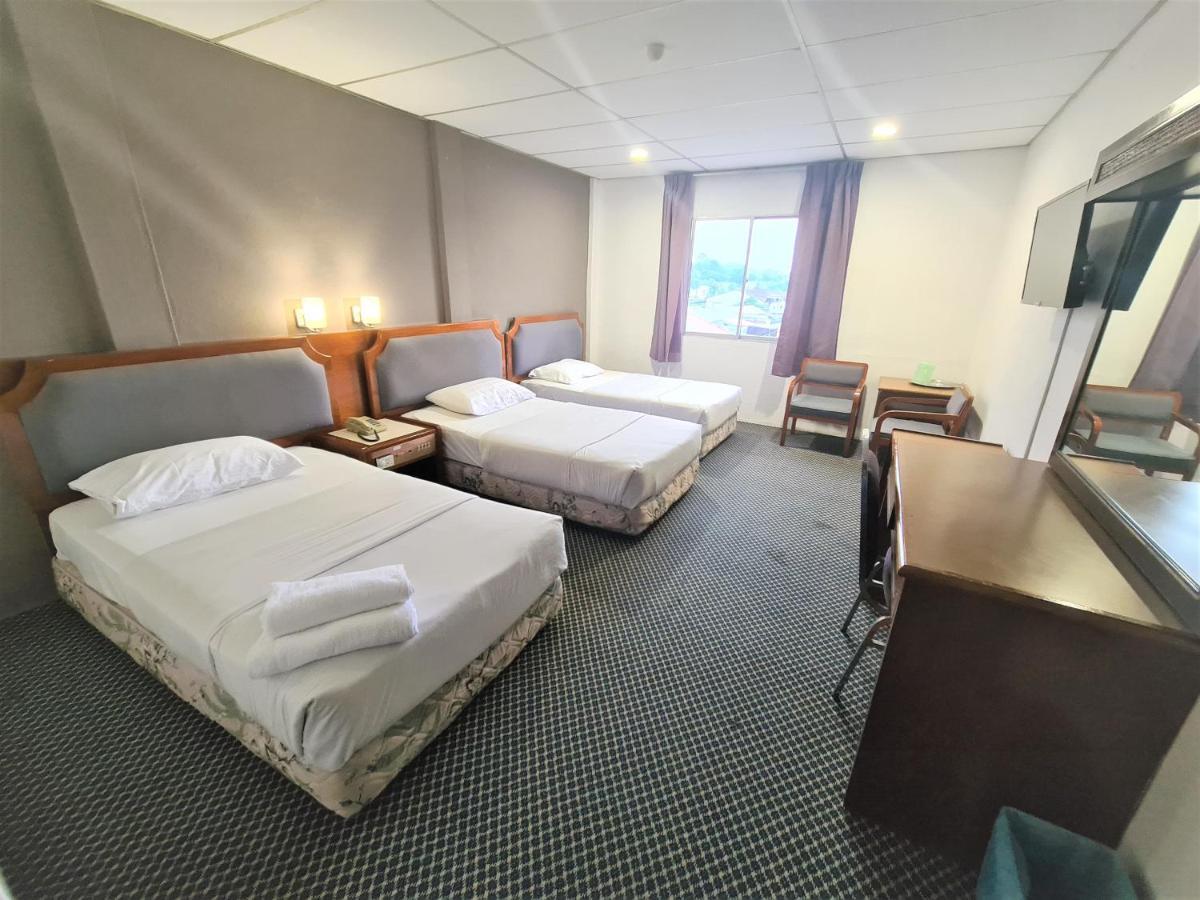Anika Inn - Kluang Keluang Exterior foto