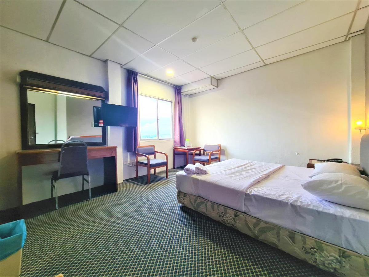 Anika Inn - Kluang Keluang Exterior foto