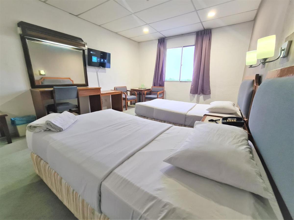 Anika Inn - Kluang Keluang Exterior foto