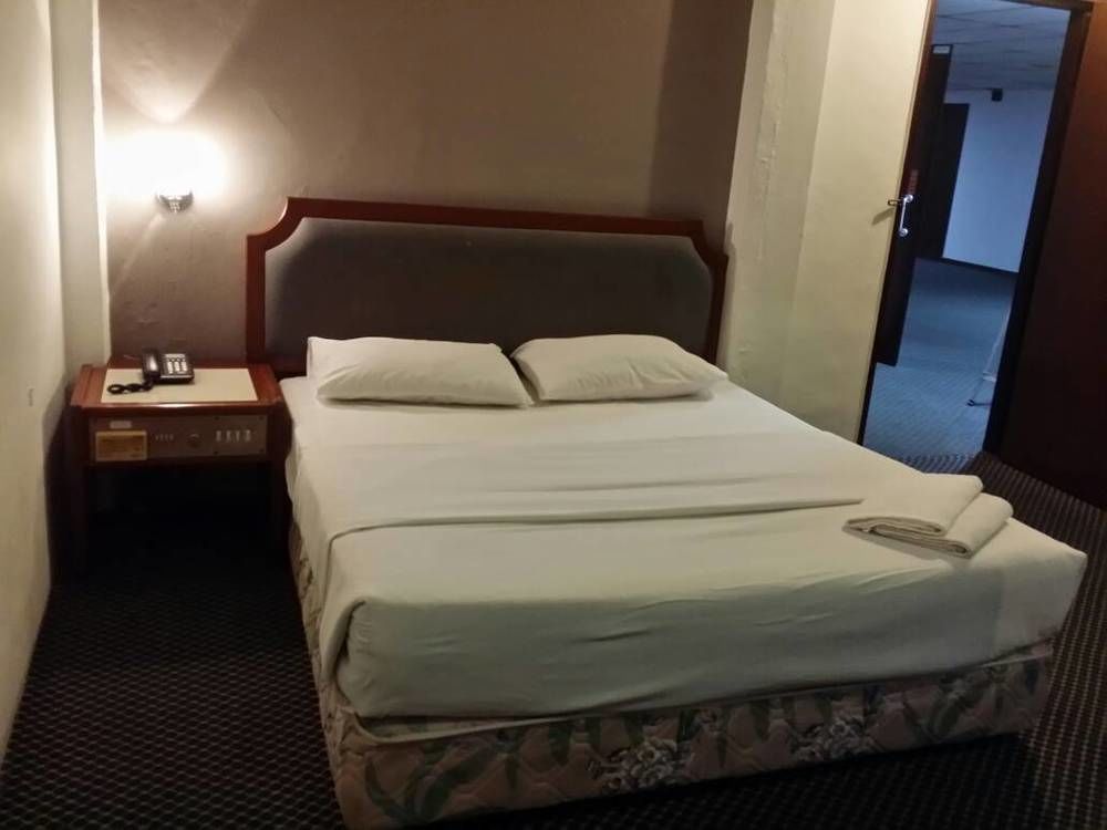 Anika Inn - Kluang Keluang Exterior foto