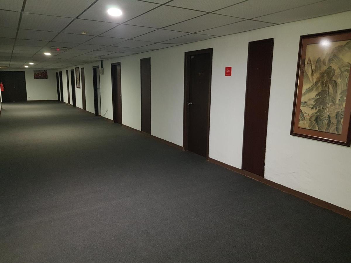 Anika Inn - Kluang Keluang Exterior foto